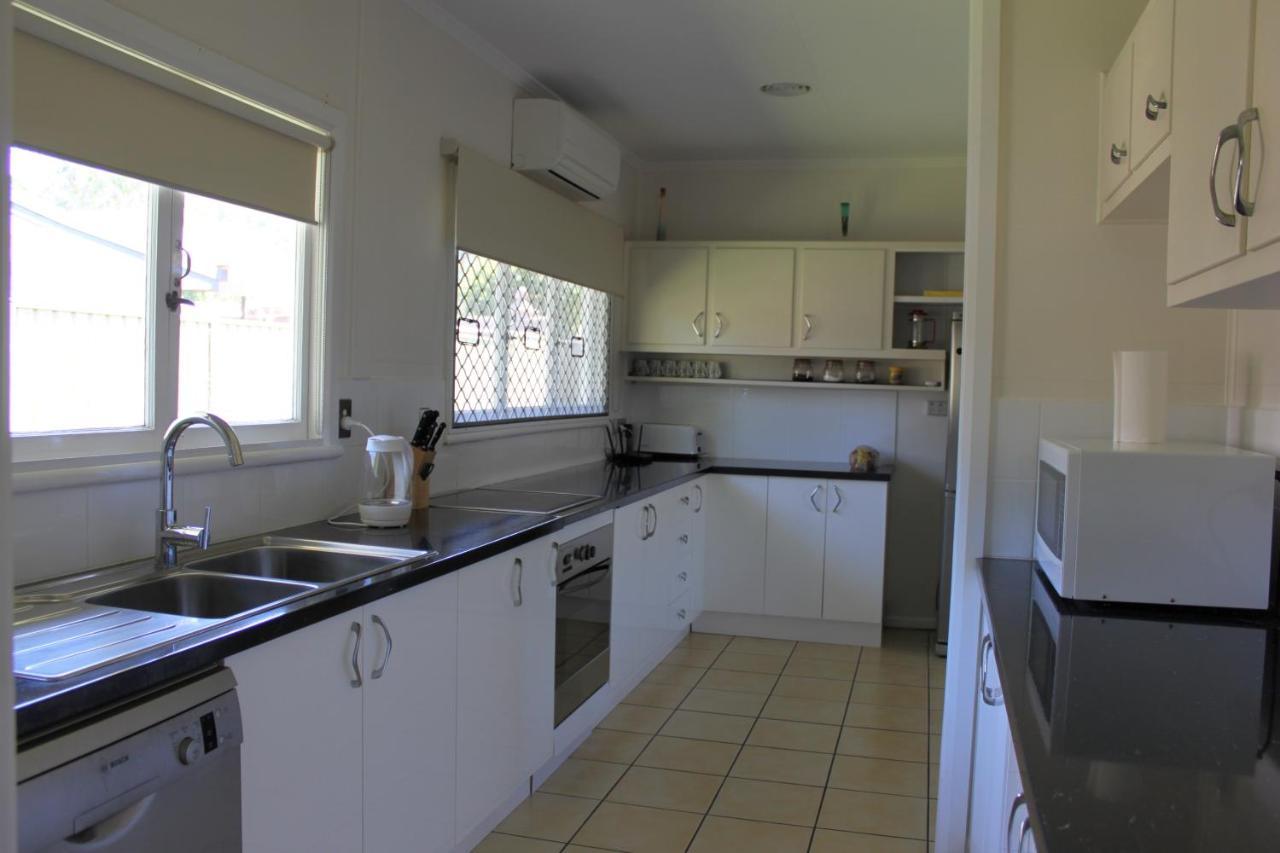 Edge Hill Clean & Green Cairns, 7 Minutes From The Airport, 7 Minutes To Cairns Cbd & Reef Fleet Terminal Bagian luar foto