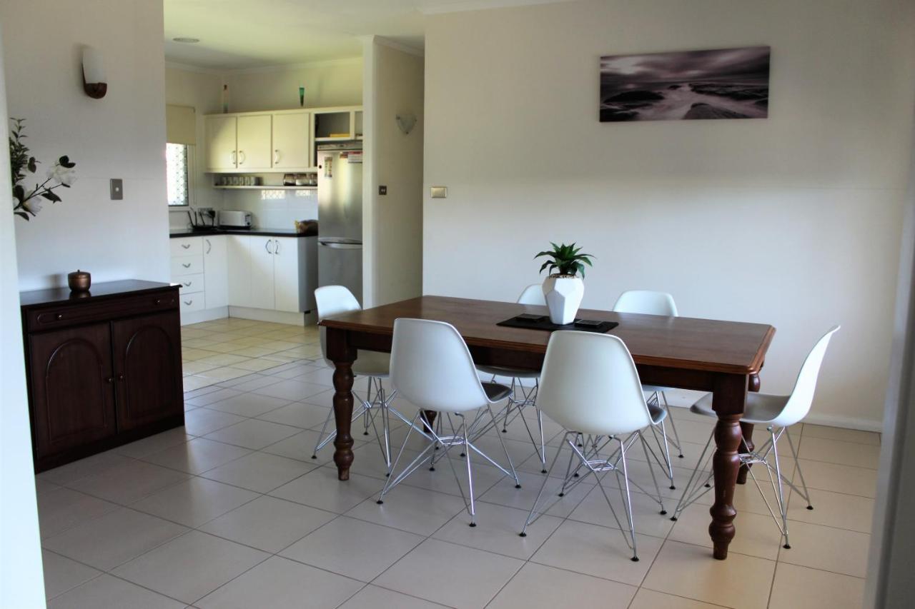 Edge Hill Clean & Green Cairns, 7 Minutes From The Airport, 7 Minutes To Cairns Cbd & Reef Fleet Terminal Bagian luar foto